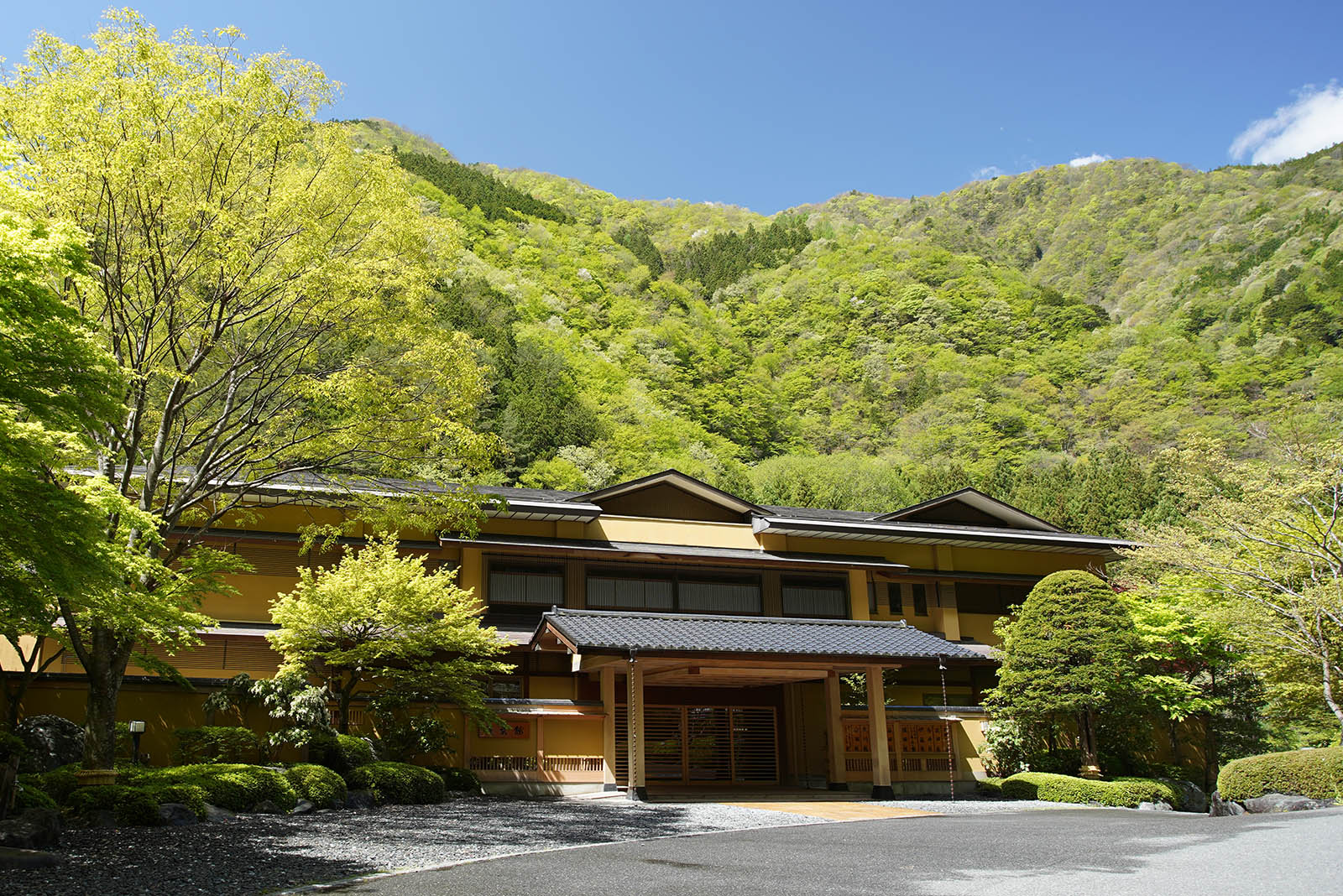 Nishiyama Onsen Luxuriate in a Moment of Splendor at the World's Oldest Inn, Keiunkan